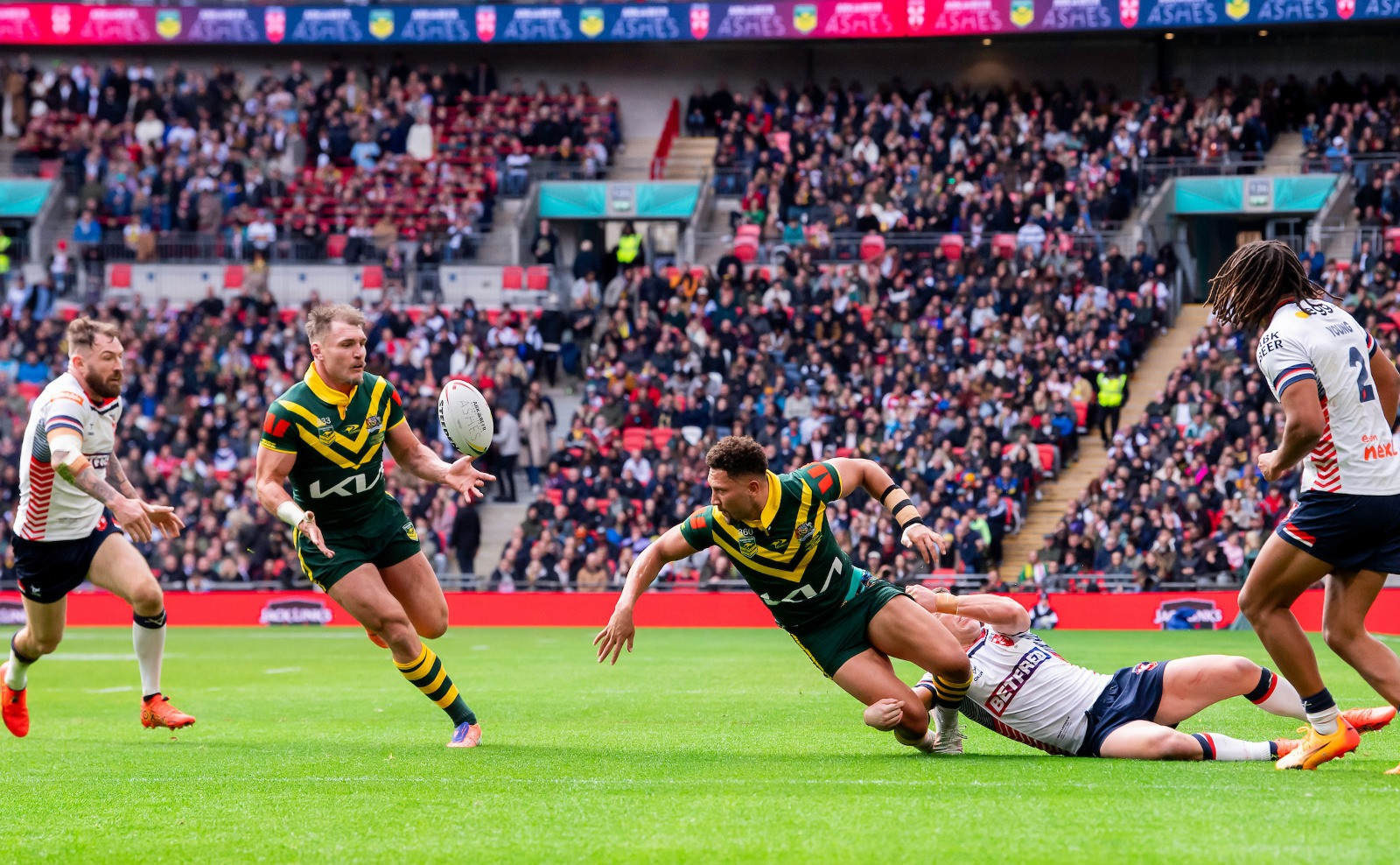 England 6 - 26 Australia