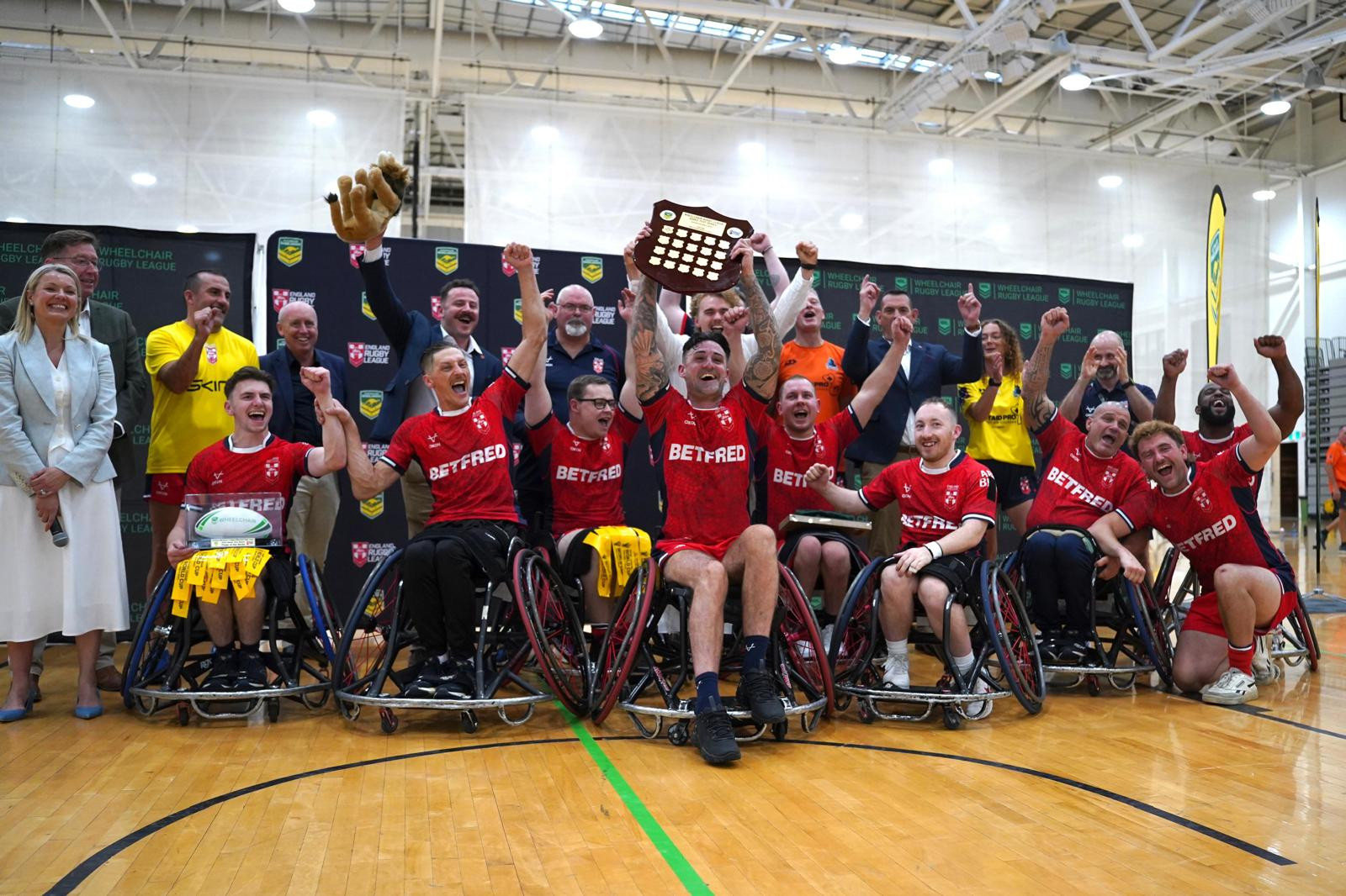 Australia 42 - 48 England