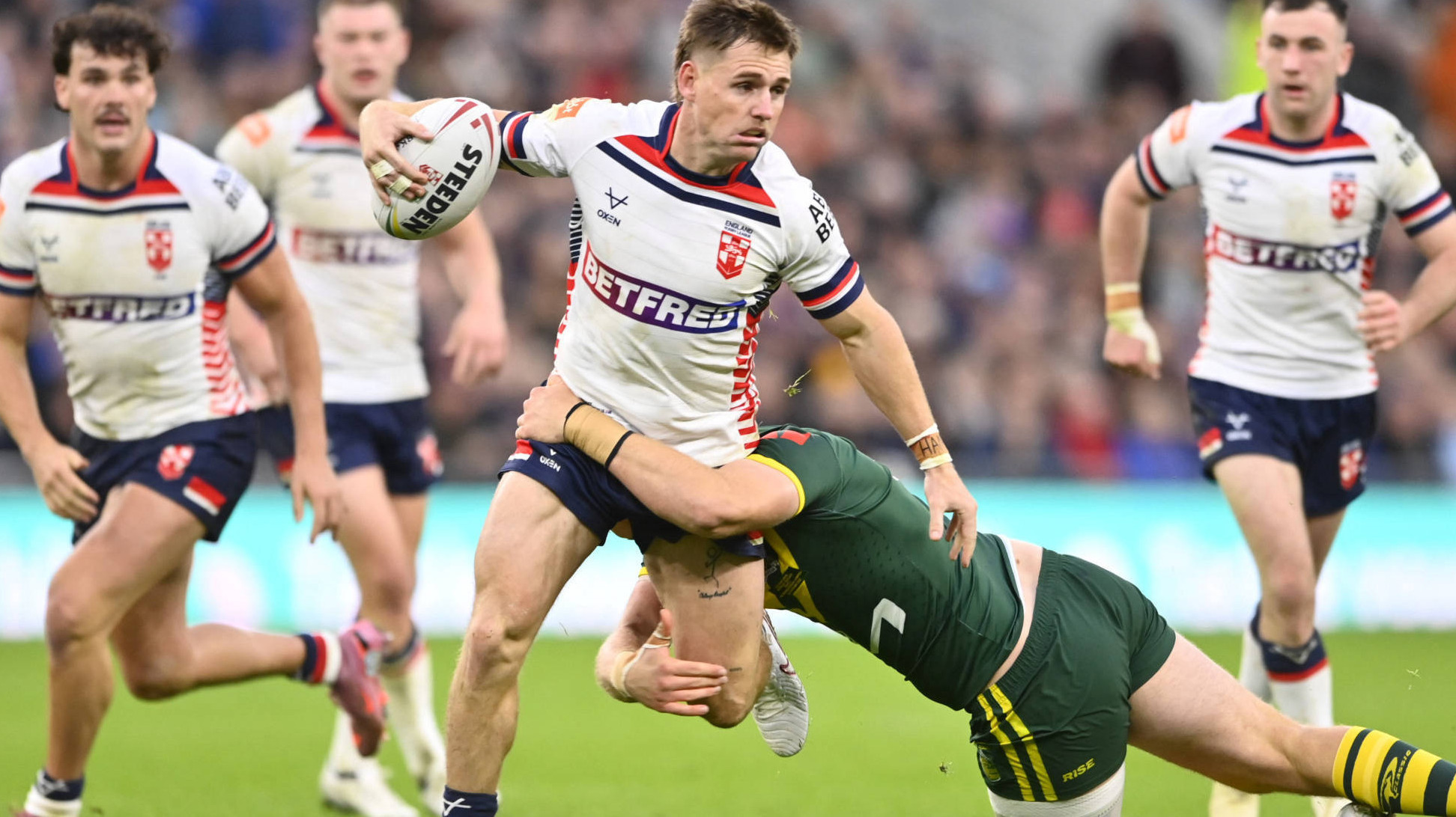 England 4 - 14 Australia